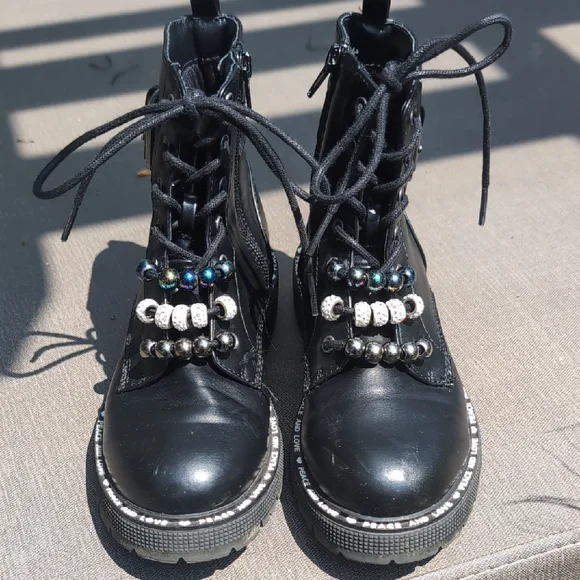 Steve Madden Jollie Fashion Boot With Charms, Sz 2. - Picture 2 of 8